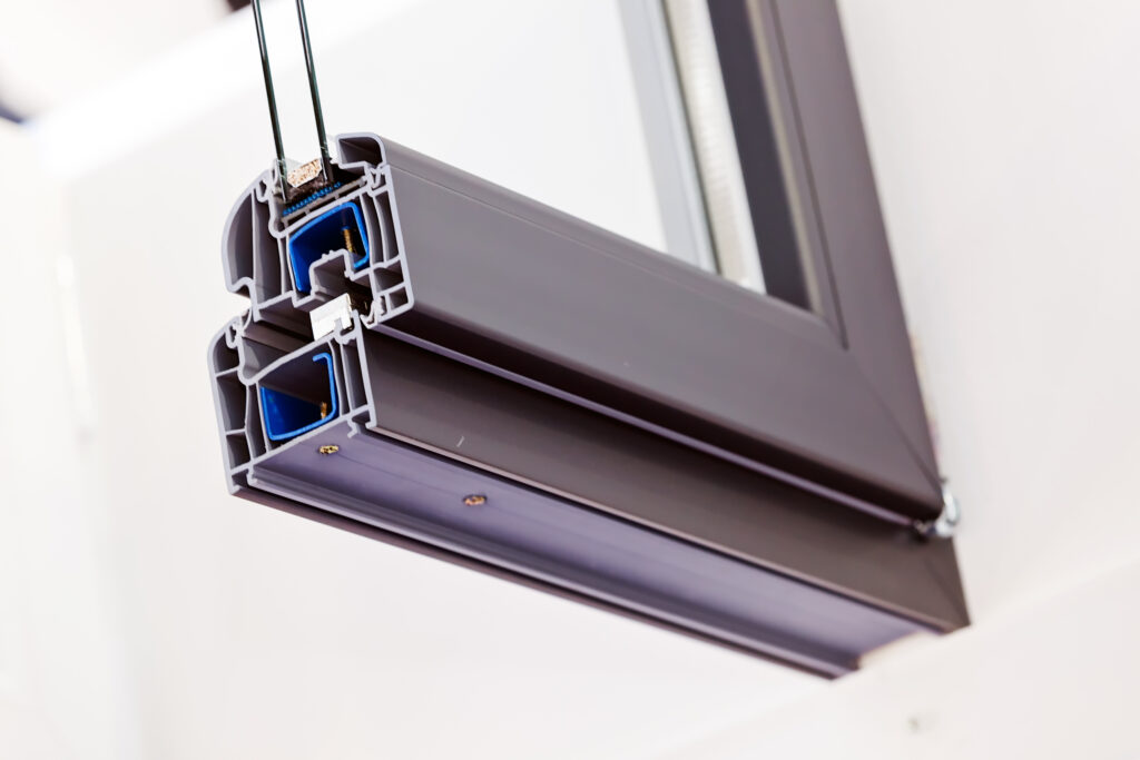 windowprofile-cut-of-with-metal-glass